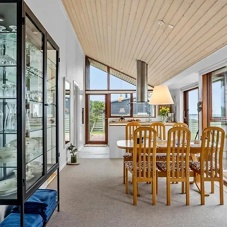 3 Bedroom Awesome In Brenderup Fyn Prázdninový dům *