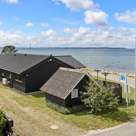 3 Bedroom Awesome In Brenderup Fyn Prázdninový dům *