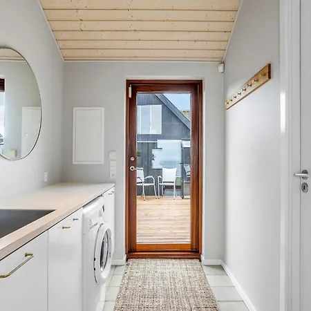 3 Bedroom Awesome In Brenderup Fyn * Vedelshave