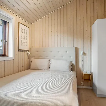 3 Bedroom Awesome In Brenderup Fyn Vedelshave