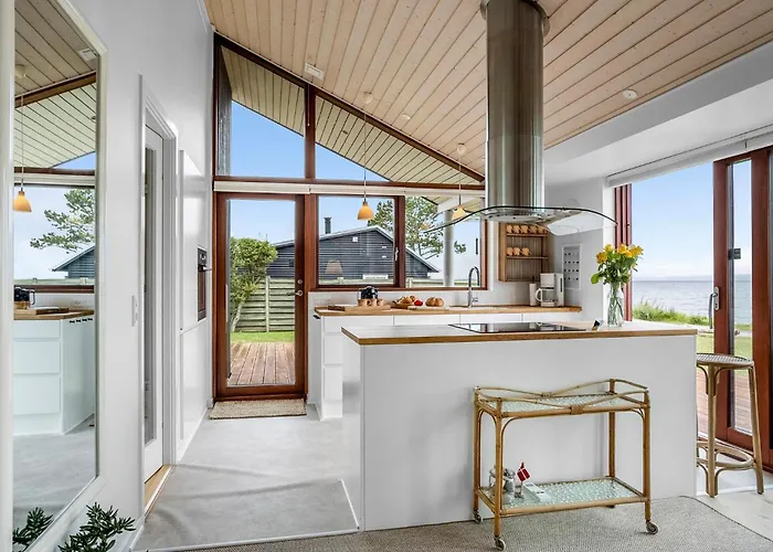 3 Bedroom Awesome In Brenderup Fyn Ferienhaus *