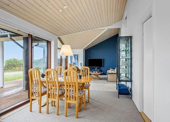 3 Bedroom Awesome In Brenderup Fyn Vedelshave