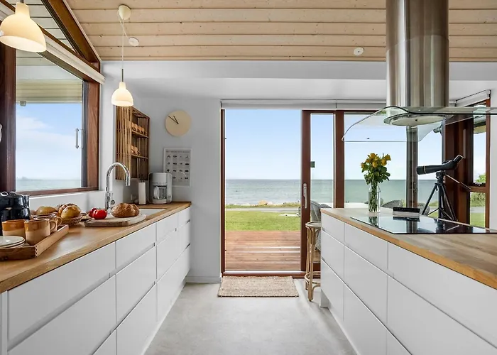 3 Bedroom Awesome In Brenderup Fyn * Vedelshave