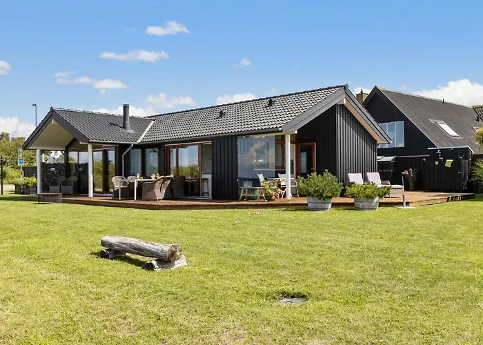 3 Bedroom Awesome In Brenderup Fyn Ferienhaus *