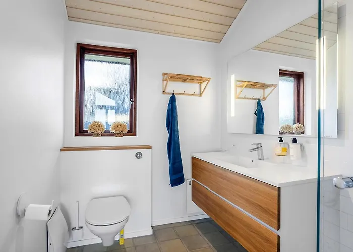 3 Bedroom Awesome In Brenderup Fyn Сasa de vacaciones *