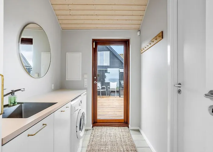 3 Bedroom Awesome In Brenderup Fyn * Vedelshave