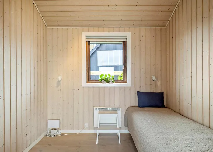 3 Bedroom Awesome In Brenderup Fyn Vedelshave